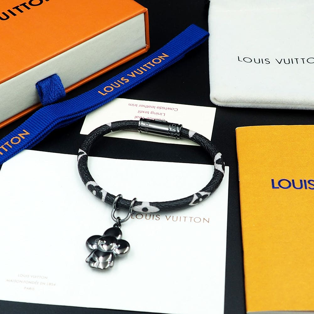 18K Louis Vuitton Hang It Bracelet