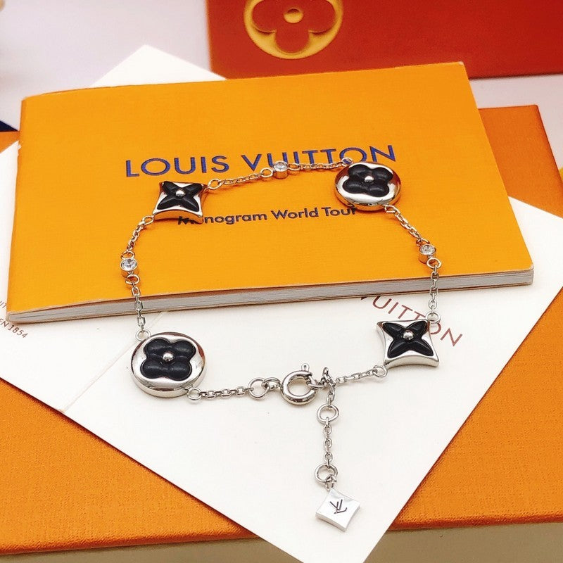 18K Louis Vuitton Blossom Green Flower Bracelet