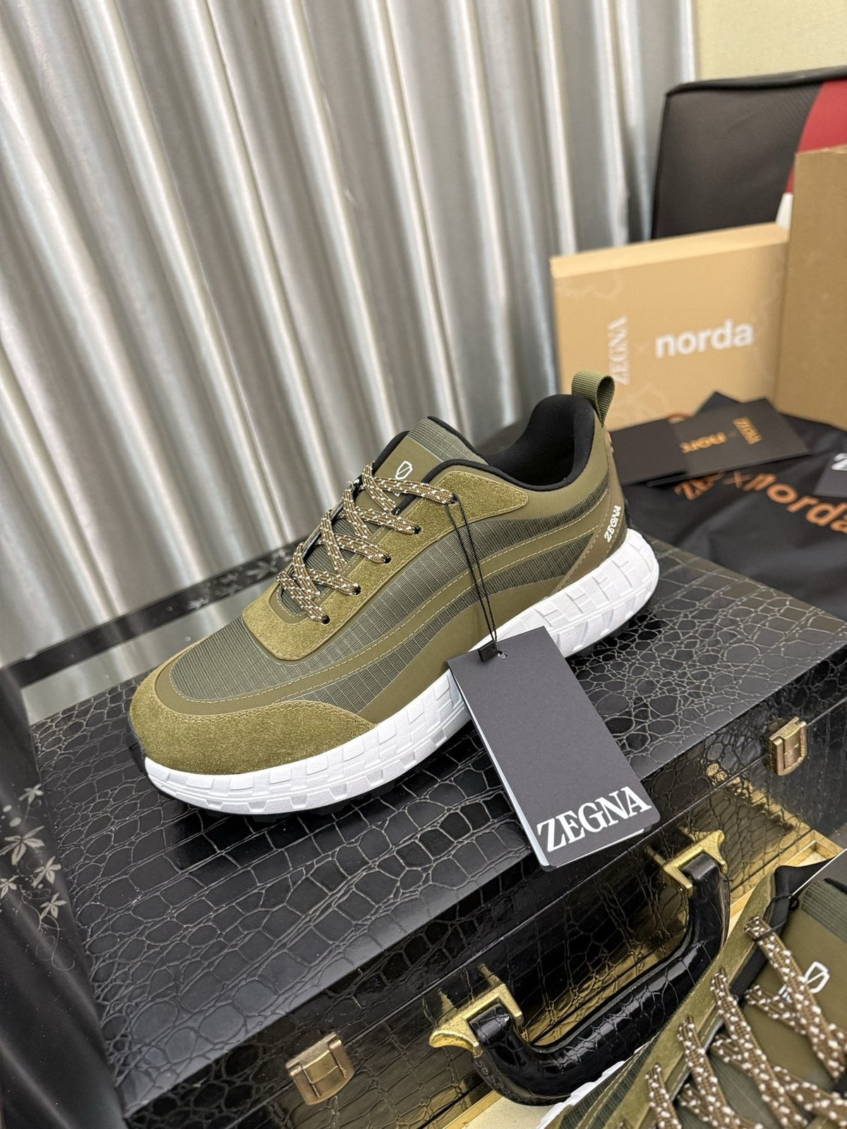 ZEGNA 001 Low-Top Running Shoes — front